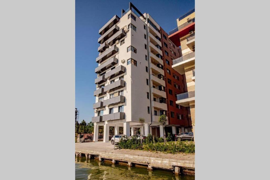 Alexis Spacious Classic Apartment Мамая Екстер'єр фото