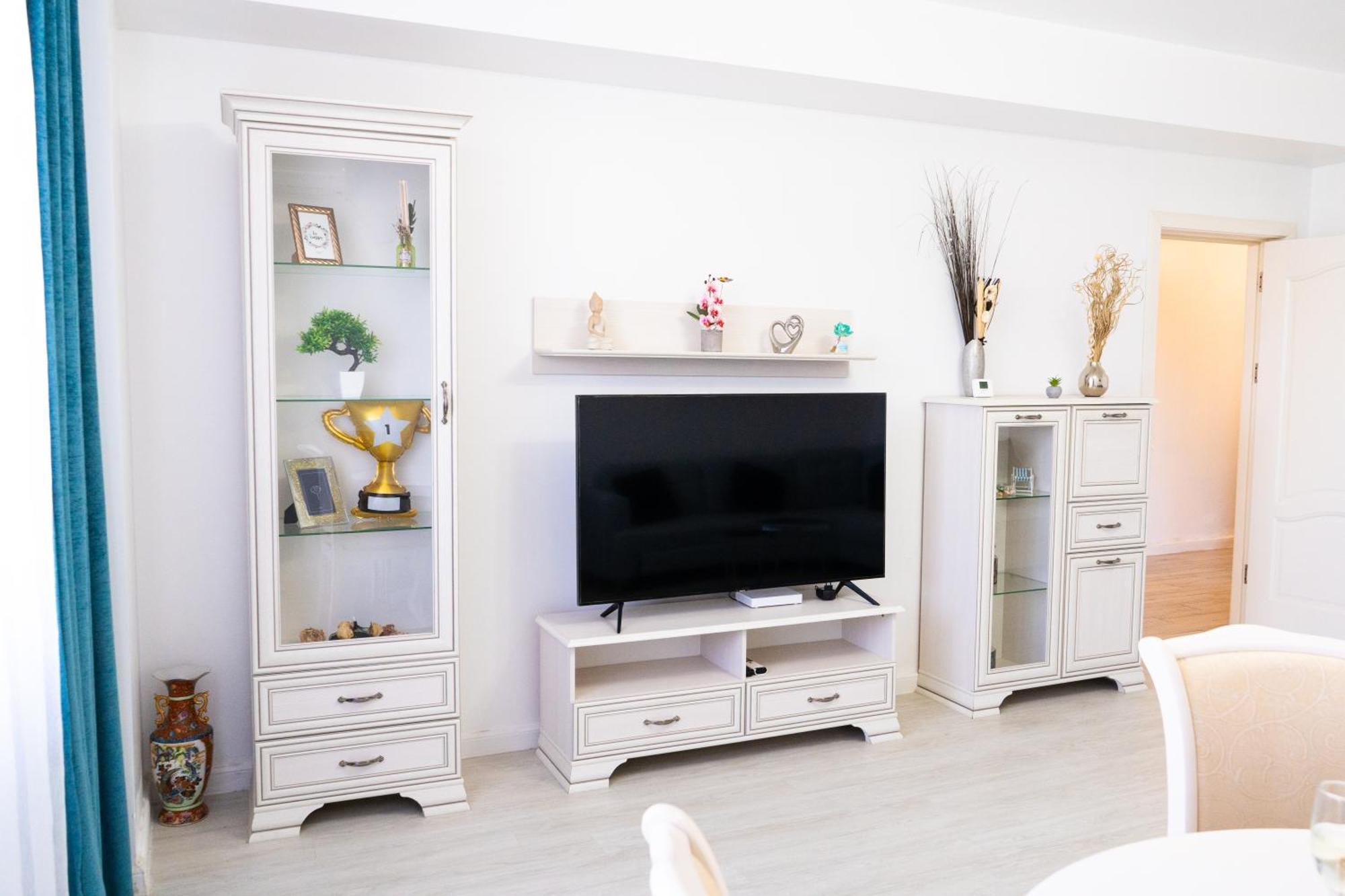 Alexis Spacious Classic Apartment Мамая Екстер'єр фото
