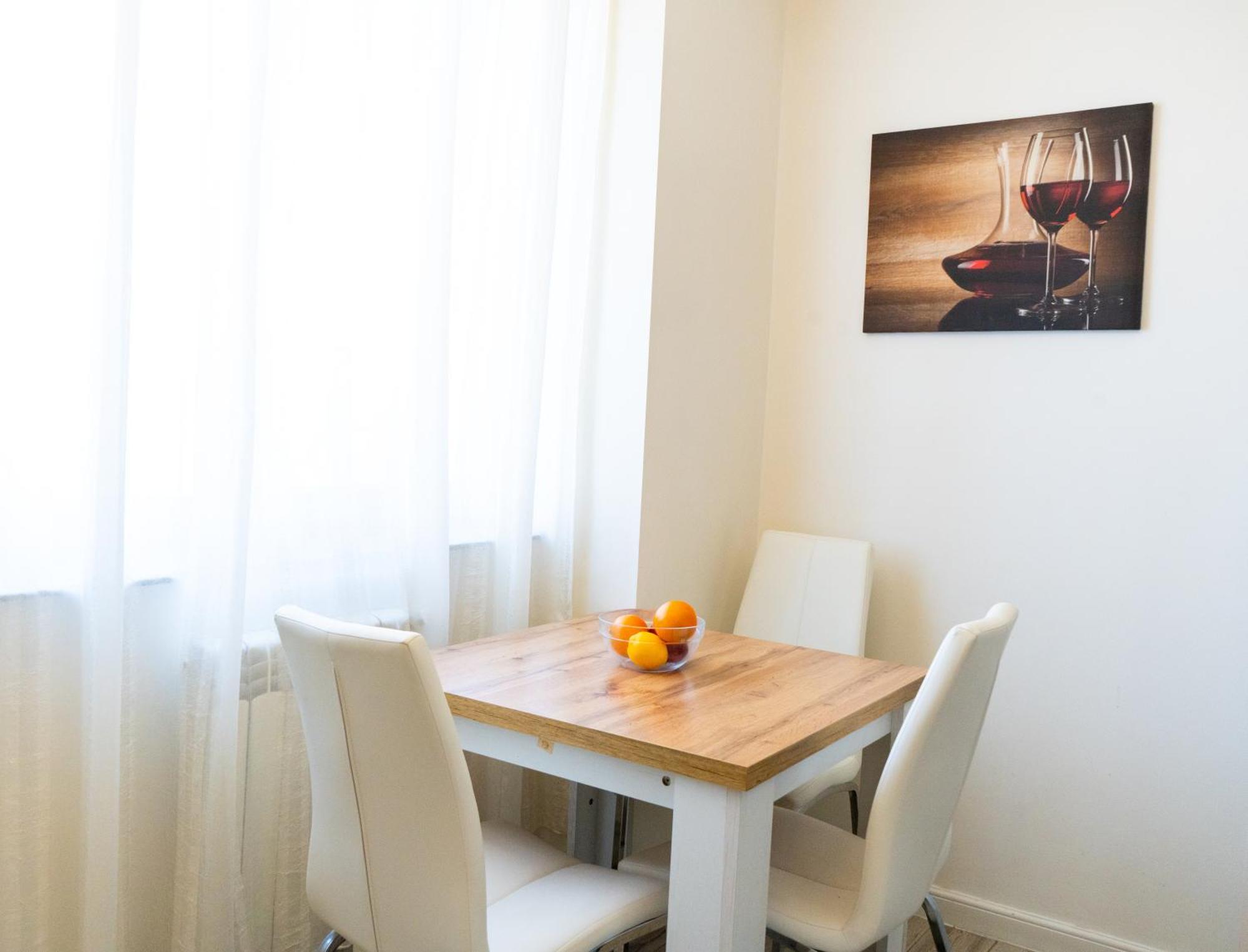 Alexis Spacious Classic Apartment Мамая Екстер'єр фото